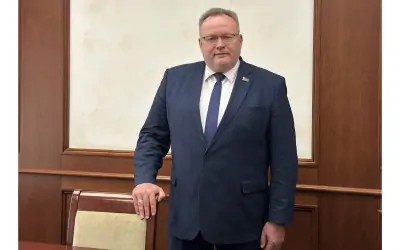 Заместитель Министра финансов Республики Беларусь Сергей Качан поздравил БАС с 25-летием